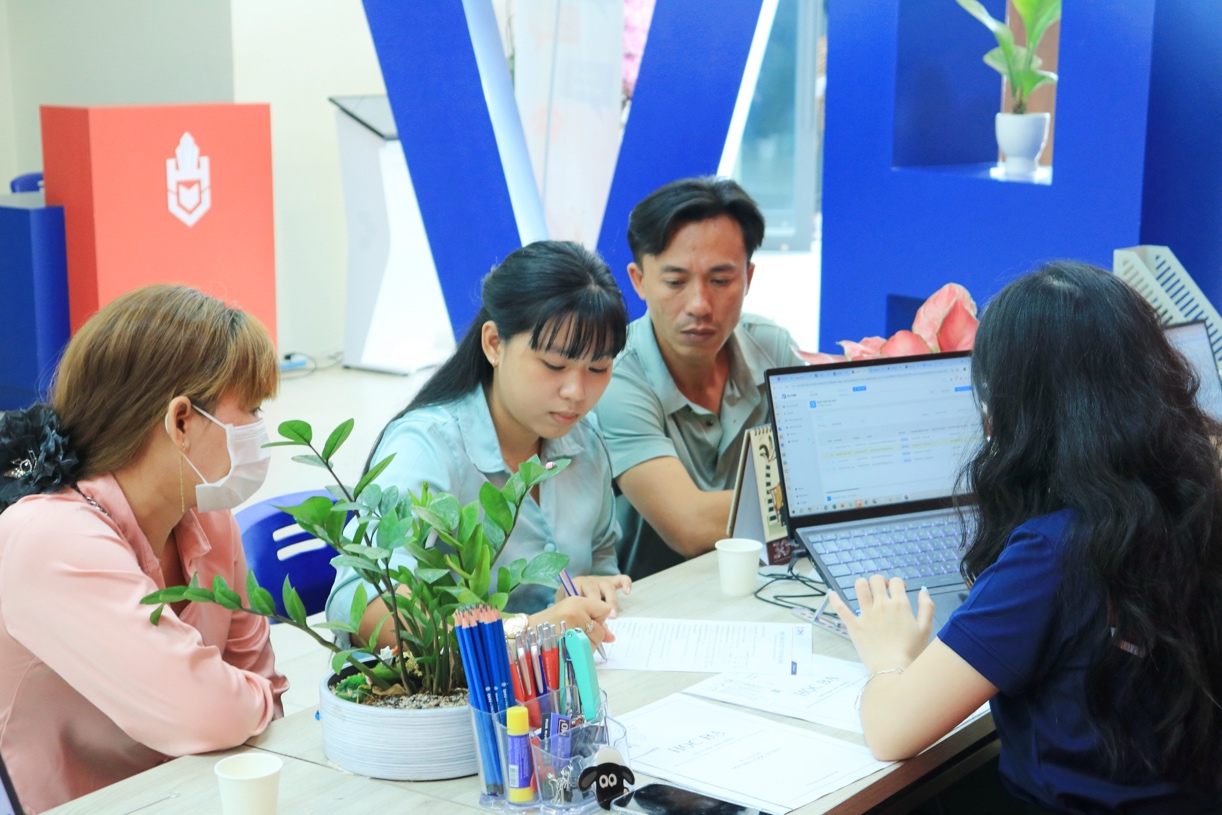 2k7 sau kỳ thi THPT: Đừng để “chọn sai ngành” - Workshop DHV là điểm chạm quyết định- Ảnh 2.