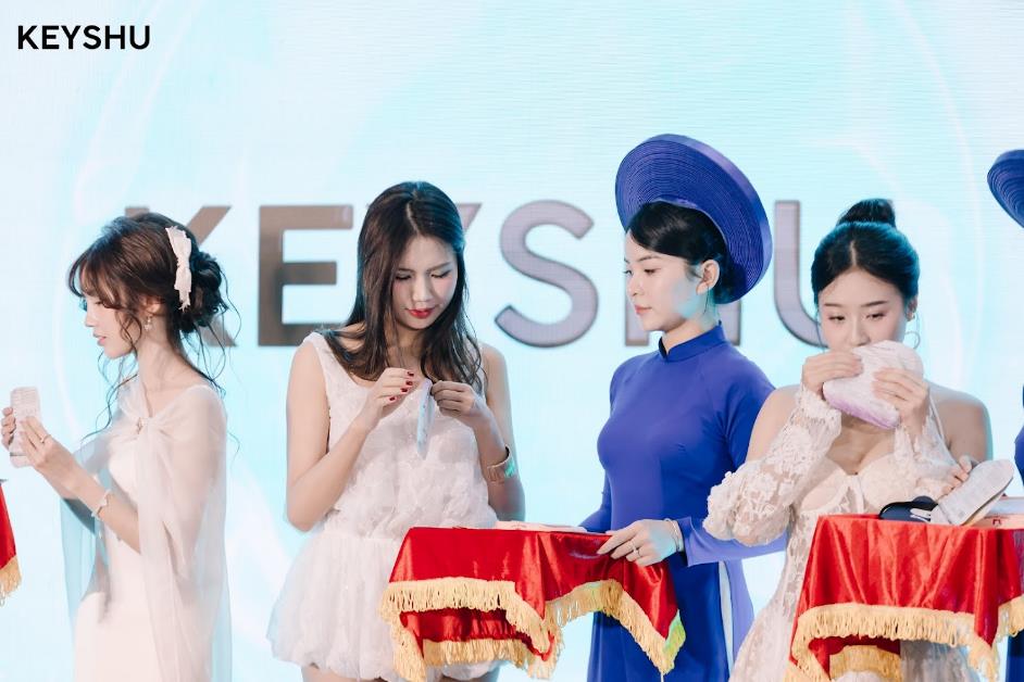 Ca sĩ Quân A.P và dàn TikToker đình đám hội tụ tại Keyshu Mega Beauty- Ảnh 7.