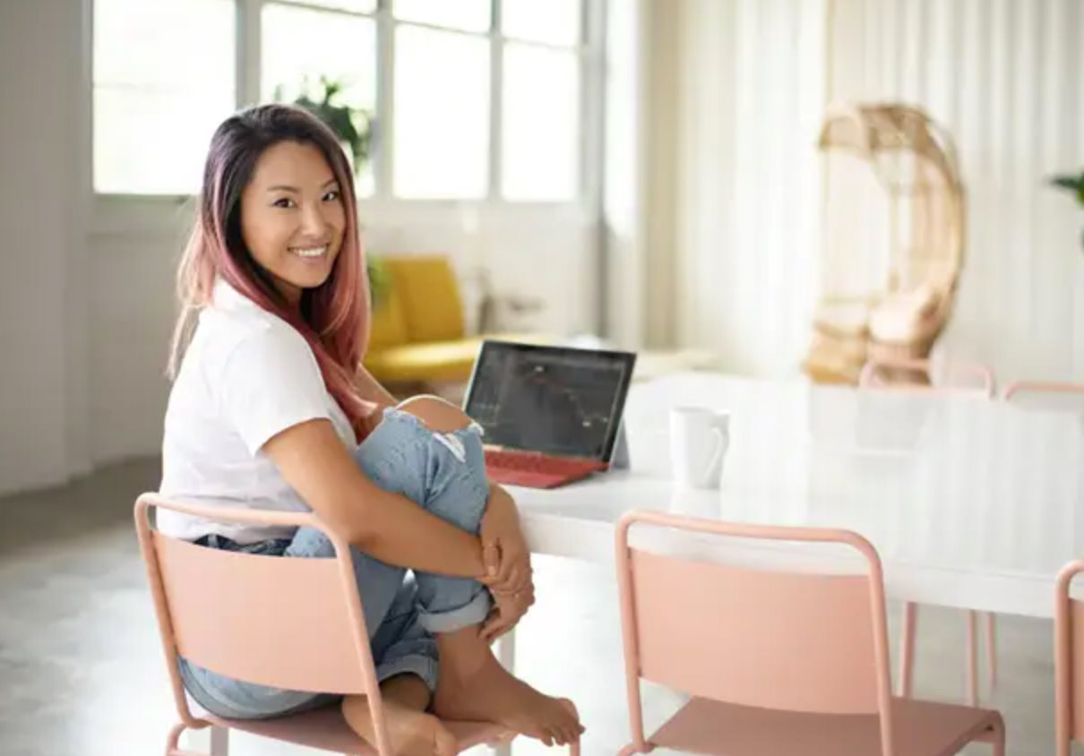 Cô gái trở thành triệu phú trước tuổi 30 nhờ bí quyết đầu tư 'mát tay', ai cũng có thể học hỏi!- Ảnh 2.
