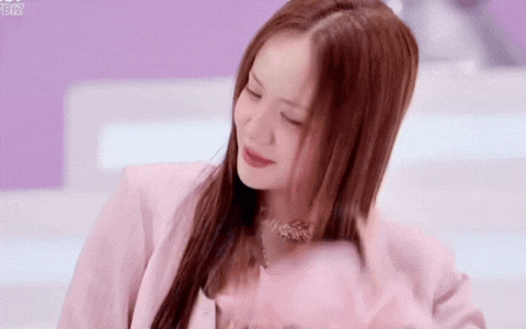 1 Em Xinh nhìn thẳng Châu Bùi, Phương Ly: 