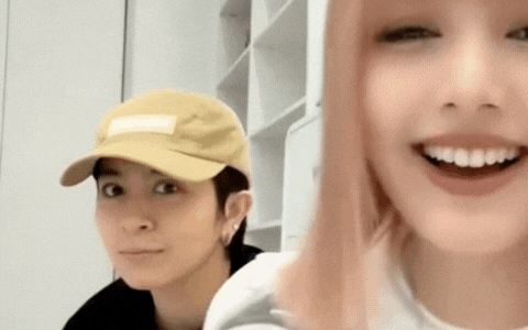 Xoài Non cả ngày tung hint như sắp cưới, Gil Lê: 