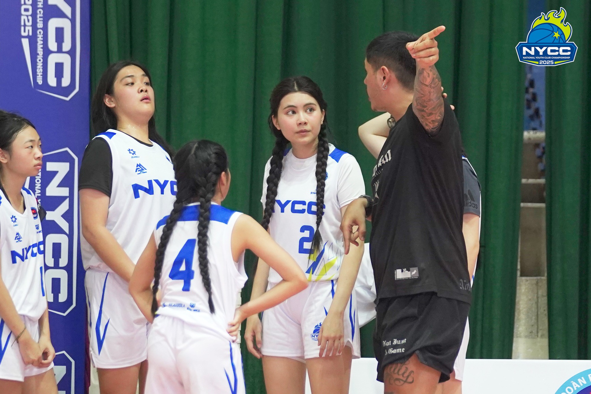Hạt Dẻ nhà MC Quyền Linh chiếm 