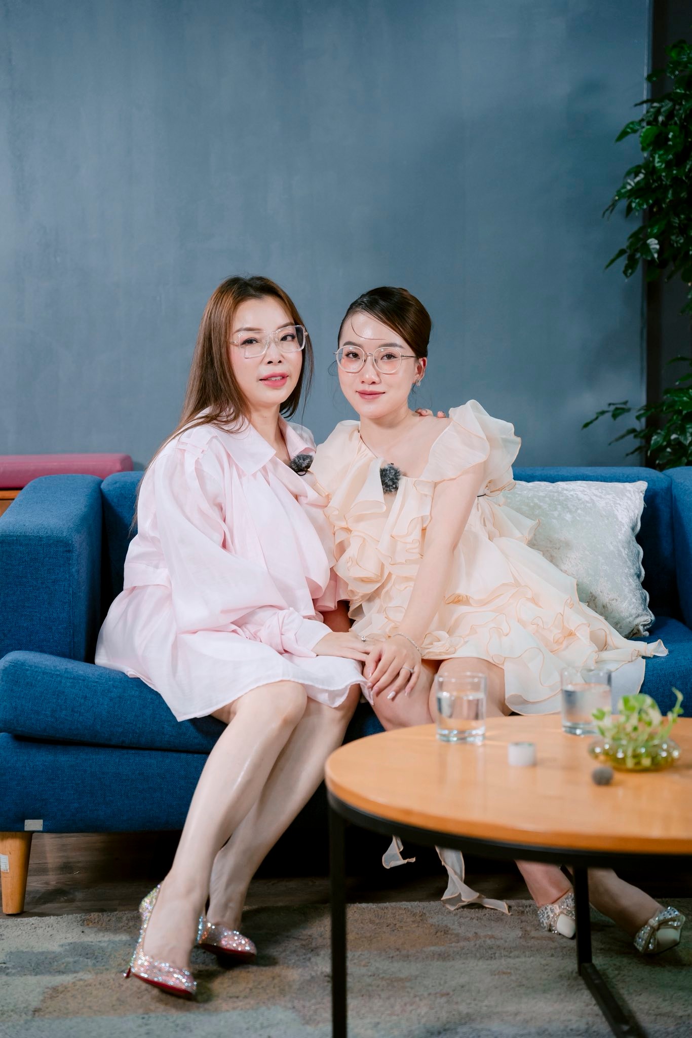 Về ra mắt, nàng dâu chào bố chồng tương lai bằng "anh”, mẹ chồng ngỡ ngàng khi biết mối quan hệ- Ảnh 1.