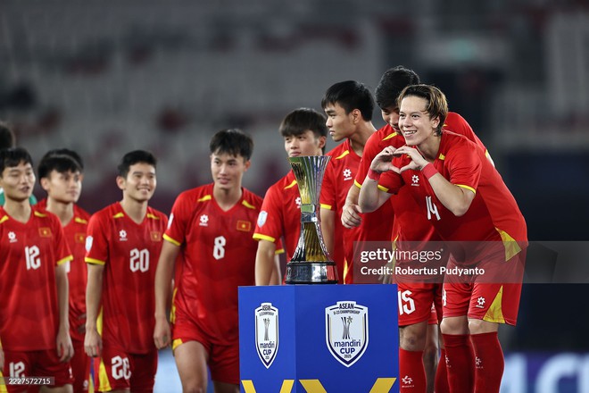 Công Phương ăn mừng bằng điệu nhảy viral thế giới của người Indonesia sau khi sút tung lưới Indonesia giúp U23 Việt Nam vô địch- Ảnh 18.