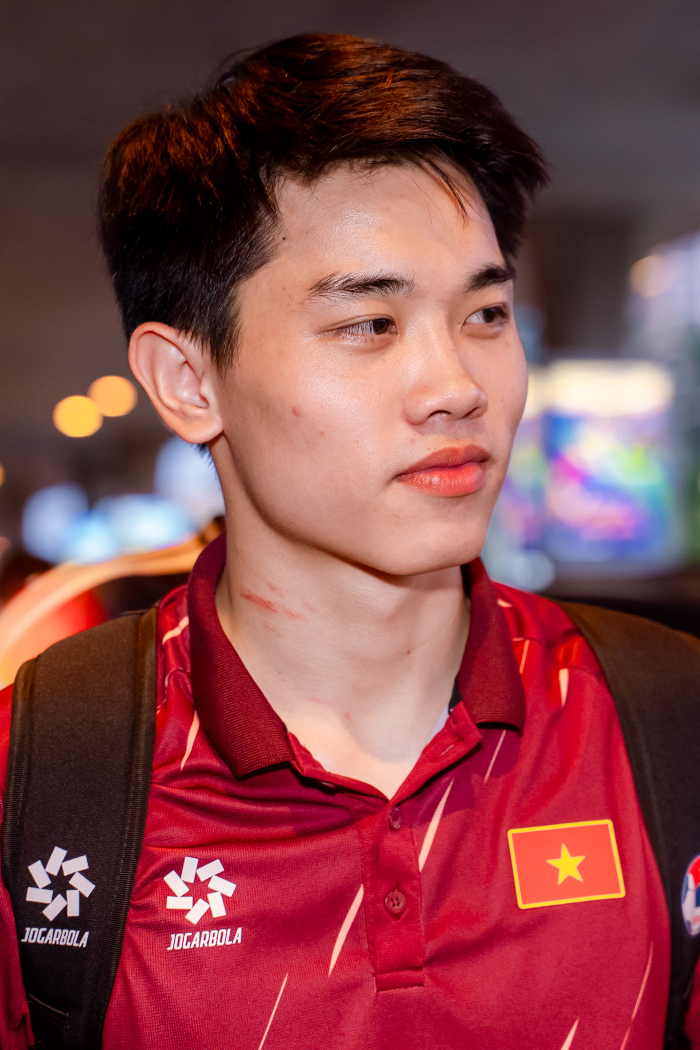 Nóng: U23 Việt Nam đã mang cúp vô địch về TP.HCM, hotboy Đình Bắc khiến fan xót xa với vết thương trên cổ- Ảnh 2.