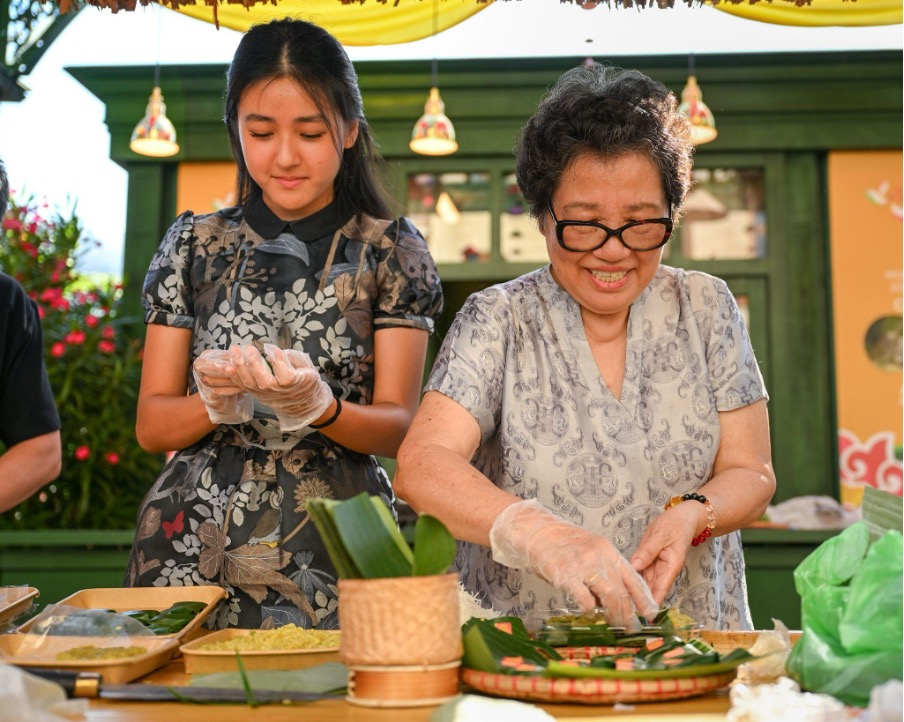 Khán giả Nga hào hứng xem múa rối nước, học nấu món Việt trong sự kiện văn hoá đặc biệt tại thủ đô Matxcơva- Ảnh 5.