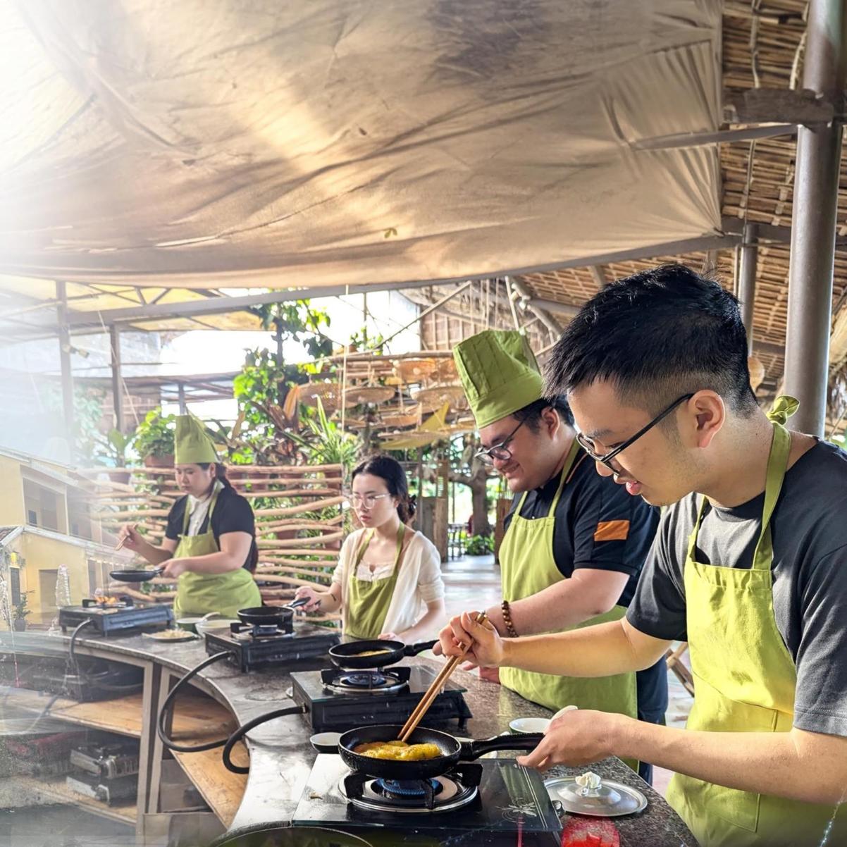 Chinh phục “kỷ nguyên vàng” của du lịch Việt, nghề nào sẽ lên ngôi?- Ảnh 2.