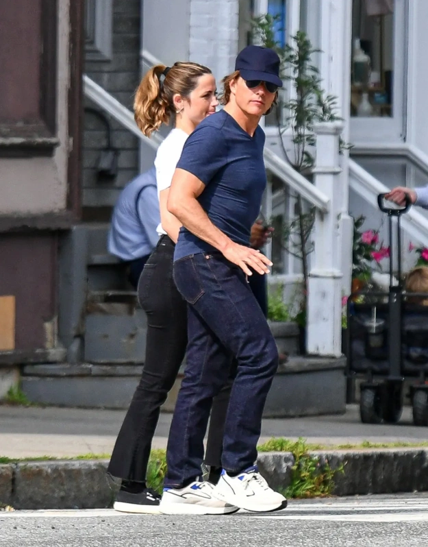 Bông hồng gợi cảm kém 26 tuổi khiến Tom Cruise phải công khai sau 13 năm ly hôn: Vẻ ngoài hoàn hảo, giọng nói hút hồn, tài sản không phải dạng vừa- Ảnh 1.