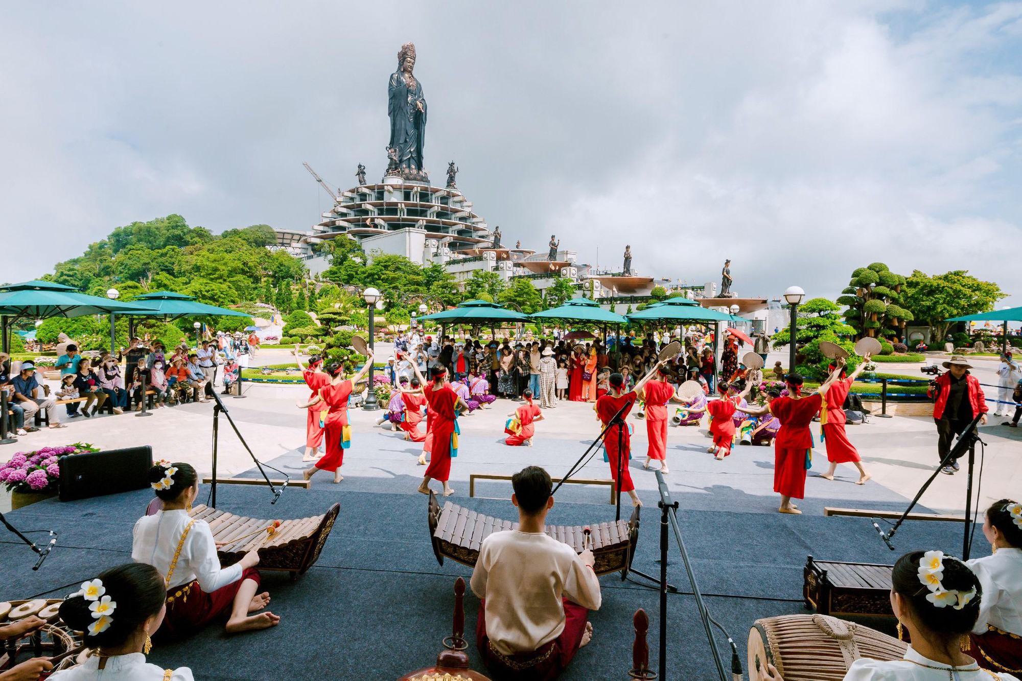 Chợ lá “độc lạ” sẽ được tổ chức cùng ngày giải chạy marathon tại núi Bà Đen- Ảnh 5.