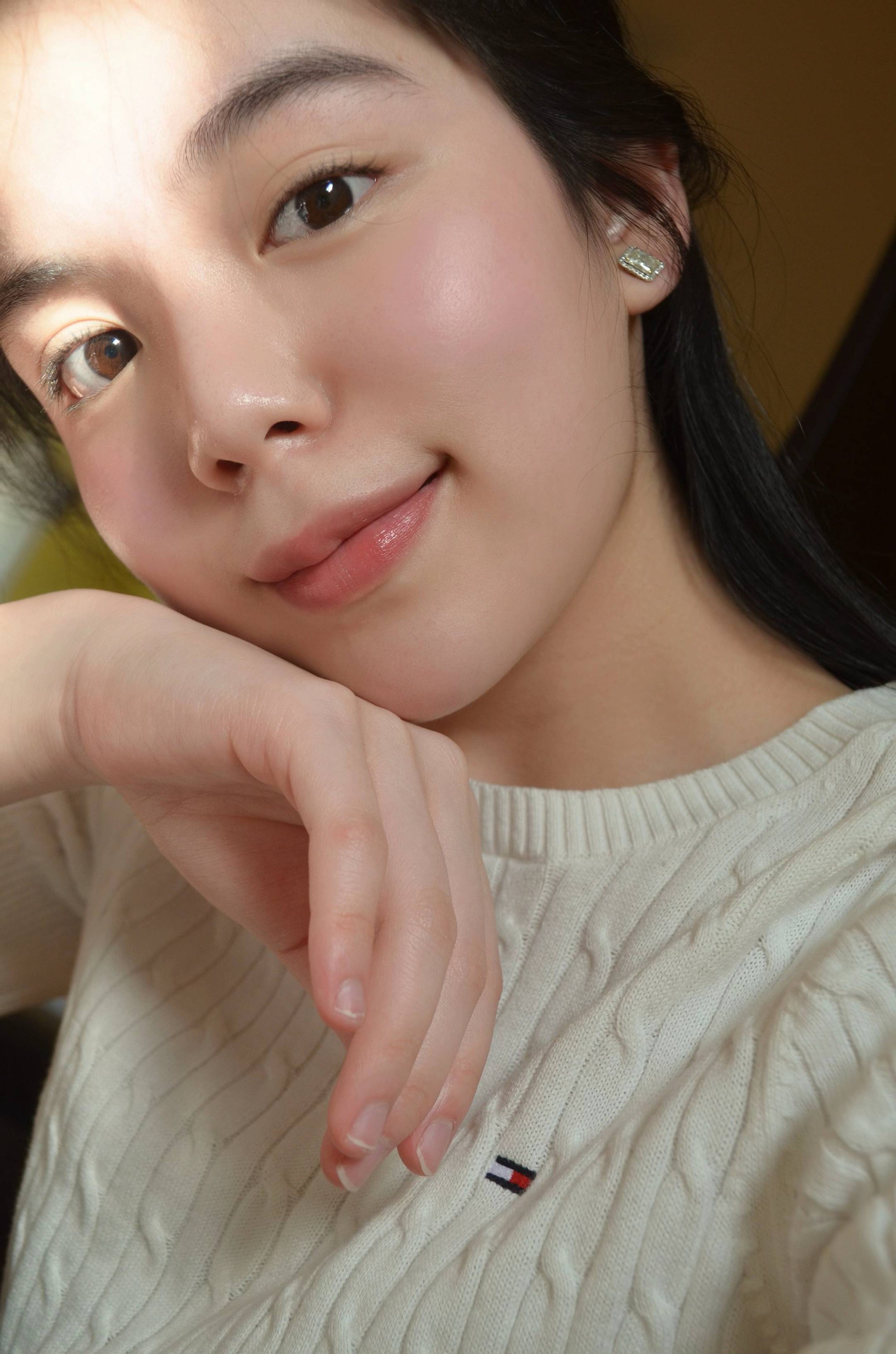 Hệ tư tưởng “Em Trâm” là ai mà chỉ cần mặc áo sơ mi trắng, đánh hông nhẹ cũng hút triệu view TikTok?- Ảnh 4.