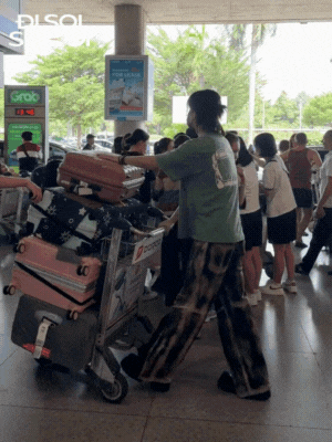 "Zoom cận" dàn Anh Trai Say Hi từ Mỹ về Việt Nam: Người xuất hiện "tuyệt đối điện ảnh", người được bạn gái tháp tùng sát rạt!- Ảnh 5.