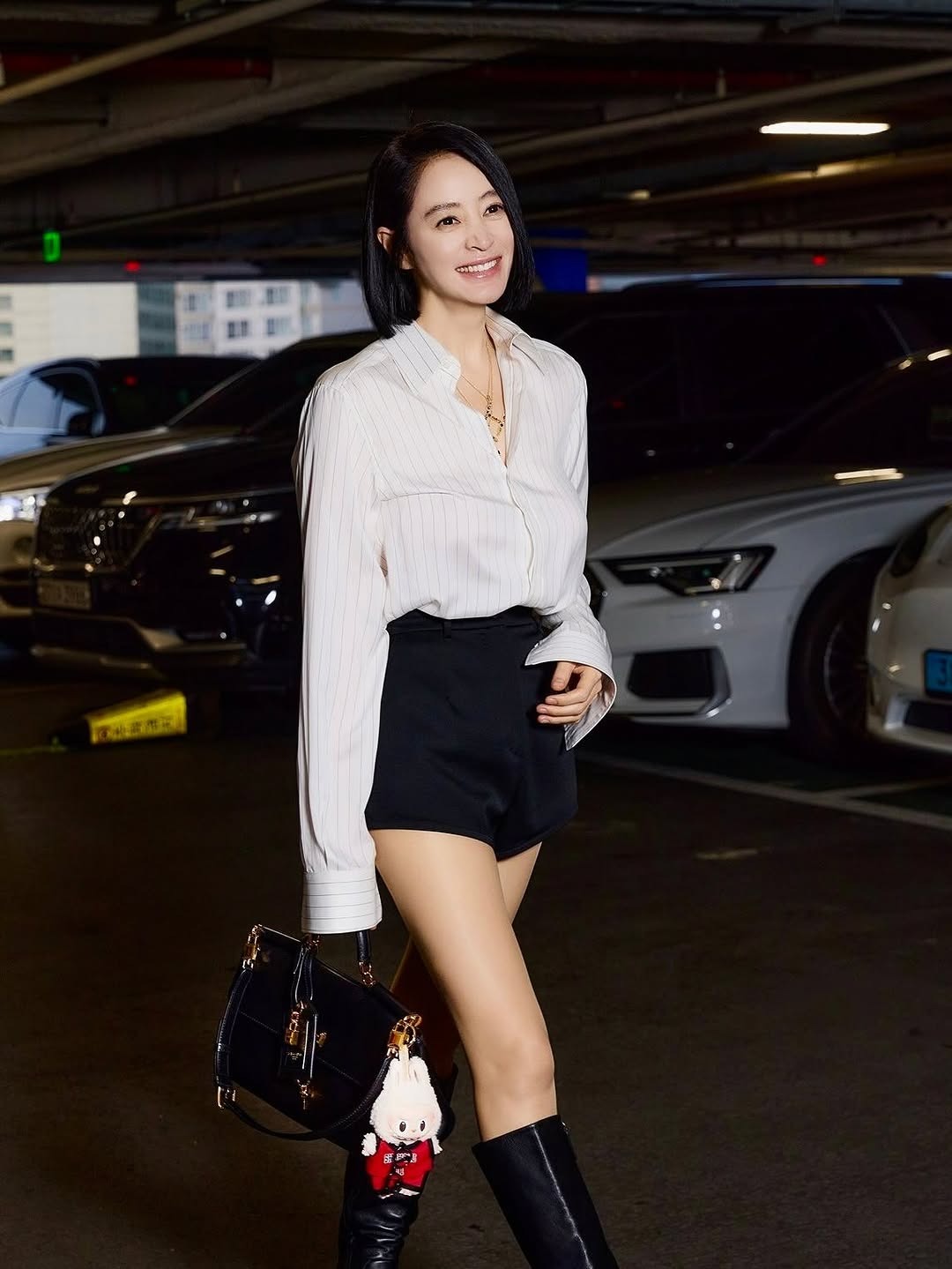 "Chị đại" U60 lên đồ khiến cả showbiz chấn động, hàng triệu cô gái ước về già mình được đẹp như vậy!- Ảnh 4.