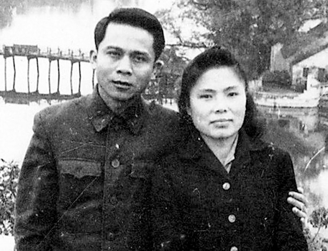 2 câu chuyện người bố ông Hoàng Nam Tiến dạy con khiến ai nghe cũng rưng rưng: Con khỉ mất mẹ và chiếc bát vỡ- Ảnh 1.