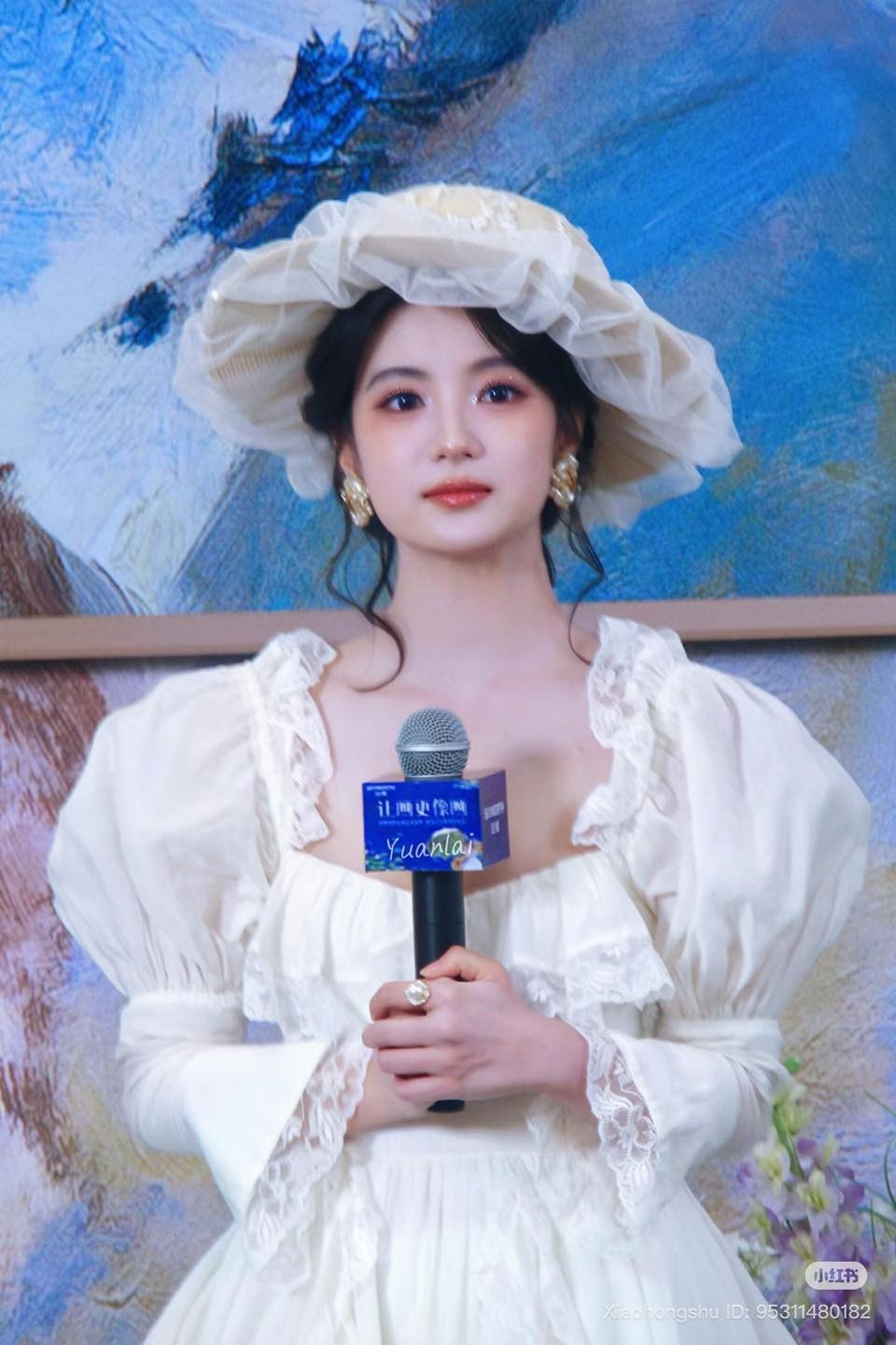 Mỗi lần xuất hiện mỹ nhân này lại mang đến 1 cú sốc visual: Sắc đẹp như báu vật vô giá, đập tan mọi chuẩn mực- Ảnh 2.
