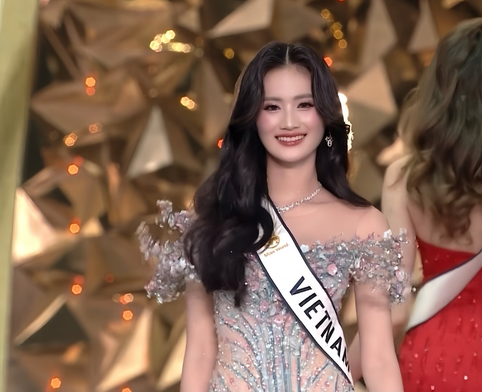 Hoa hậu Ý Nhi tạm rời showbiz- Ảnh 3.