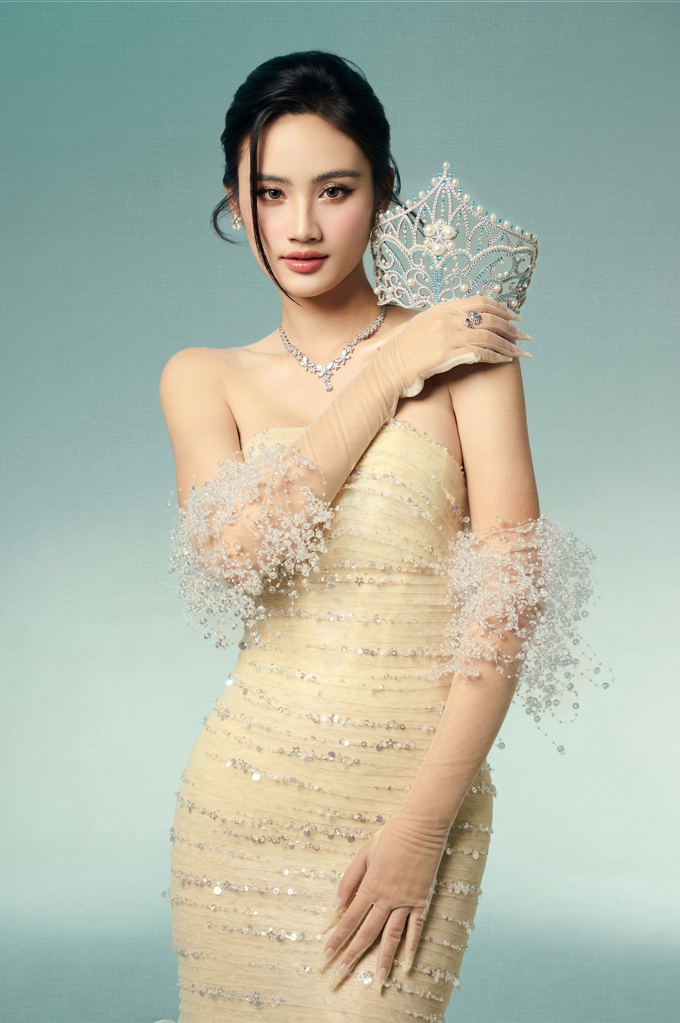 Hoa hậu Ý Nhi tạm rời showbiz- Ảnh 4.