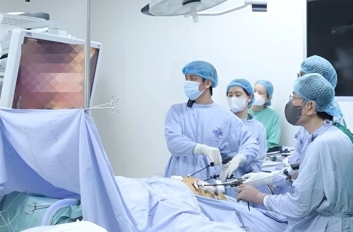 Ám ảnh dao kéo, nhiều bệnh nhân ung thư vuột mất cơ hội sống- Ảnh 1.