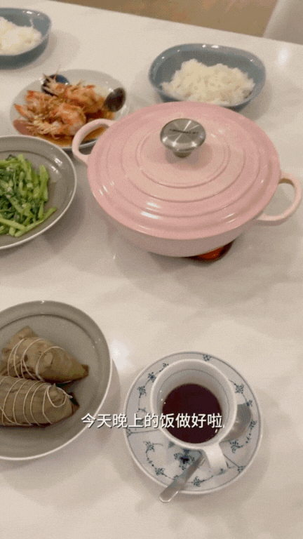Đổng Khiết "Chúc Anh Đài" vào bếp làm món cà ri bò cho bữa tối nhưng dân tình lại chăm chăm hỏi... nồi mua ở đâu?- Ảnh 5.