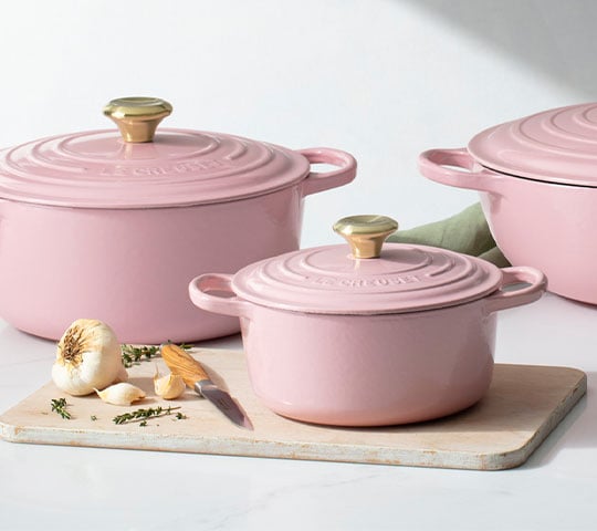 Đổng Khiết "Chúc Anh Đài" vào bếp làm món cà ri bò cho bữa tối nhưng dân tình lại chăm chăm hỏi... nồi mua ở đâu?- Ảnh 8.