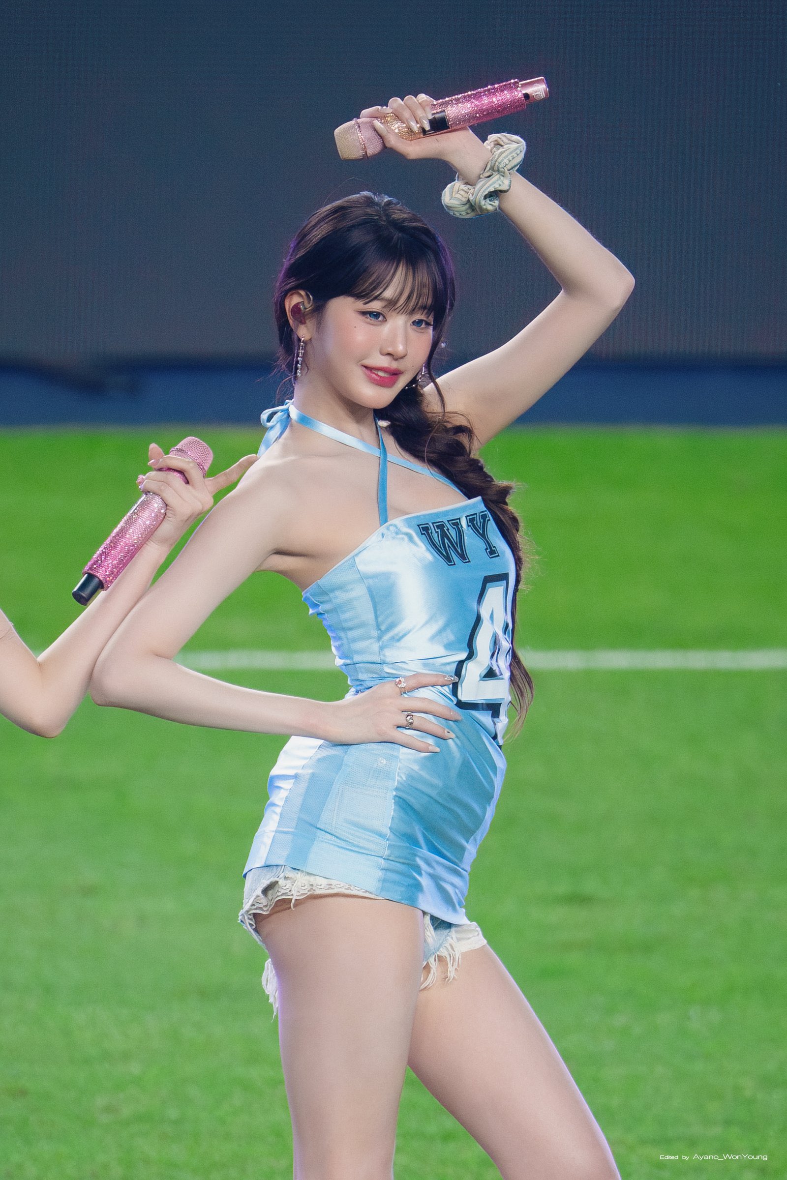 "Công chúa Kpop" Jang Won Young hứng gạch tan nát vì mặc váy bó ngắn cũn cỡn, hóa ra là đồng đội "chỉ điểm"- Ảnh 5.