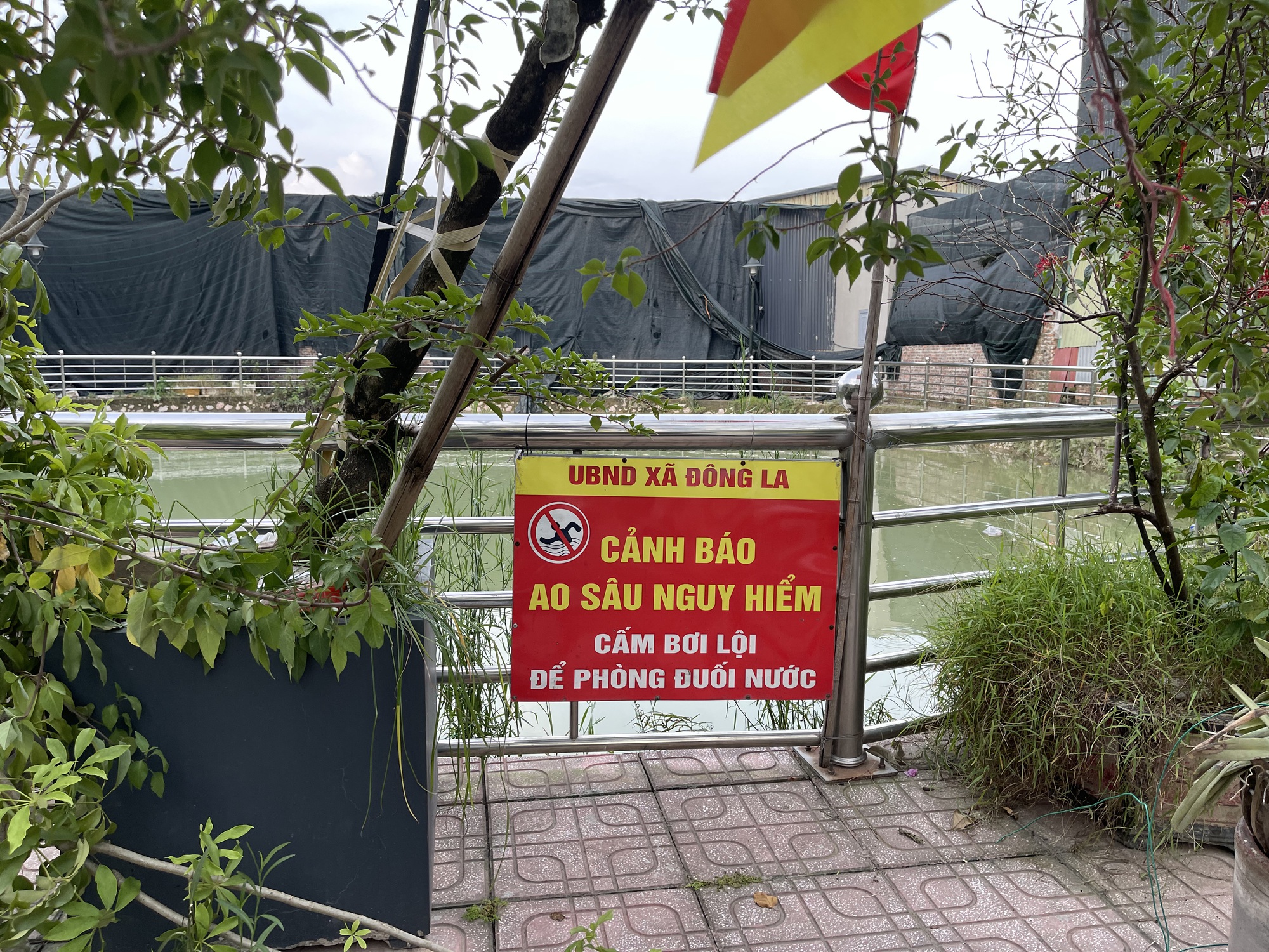 Người dân xót xa kể lại giây phút phát hiện hai anh em ruột tử vong dưới giếng ở Hà Nội: “Mọi hôm giếng đông người lắm, hôm ấy lại vắng...”- Ảnh 3.
