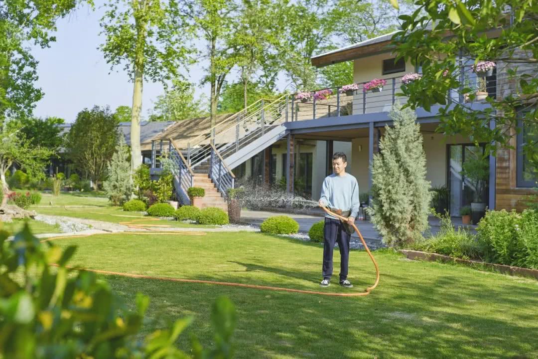 Giám đốc công nghệ “bỏ phố về quê”, mua hơn 133.000m2 đất để nghỉ hưu: Mất 3 năm mới hoàn thành nông trại trong mơ- Ảnh 1.