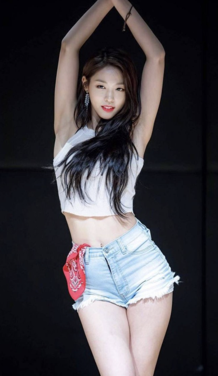 Sốc với phương pháp “giảm cân ma cà rồng" của thánh body Kpop- Ảnh 1.