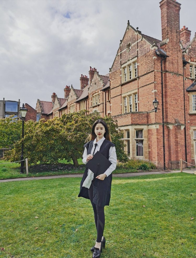 Nữ Tiến sĩ Toán học 31 tuổi đạt giải thưởng danh giá của Anh, được Oxford săn đón với mức lương 1,5 tỷ VNĐ/năm: Mong có cơ hội về quê hương cống hiến- Ảnh 1.