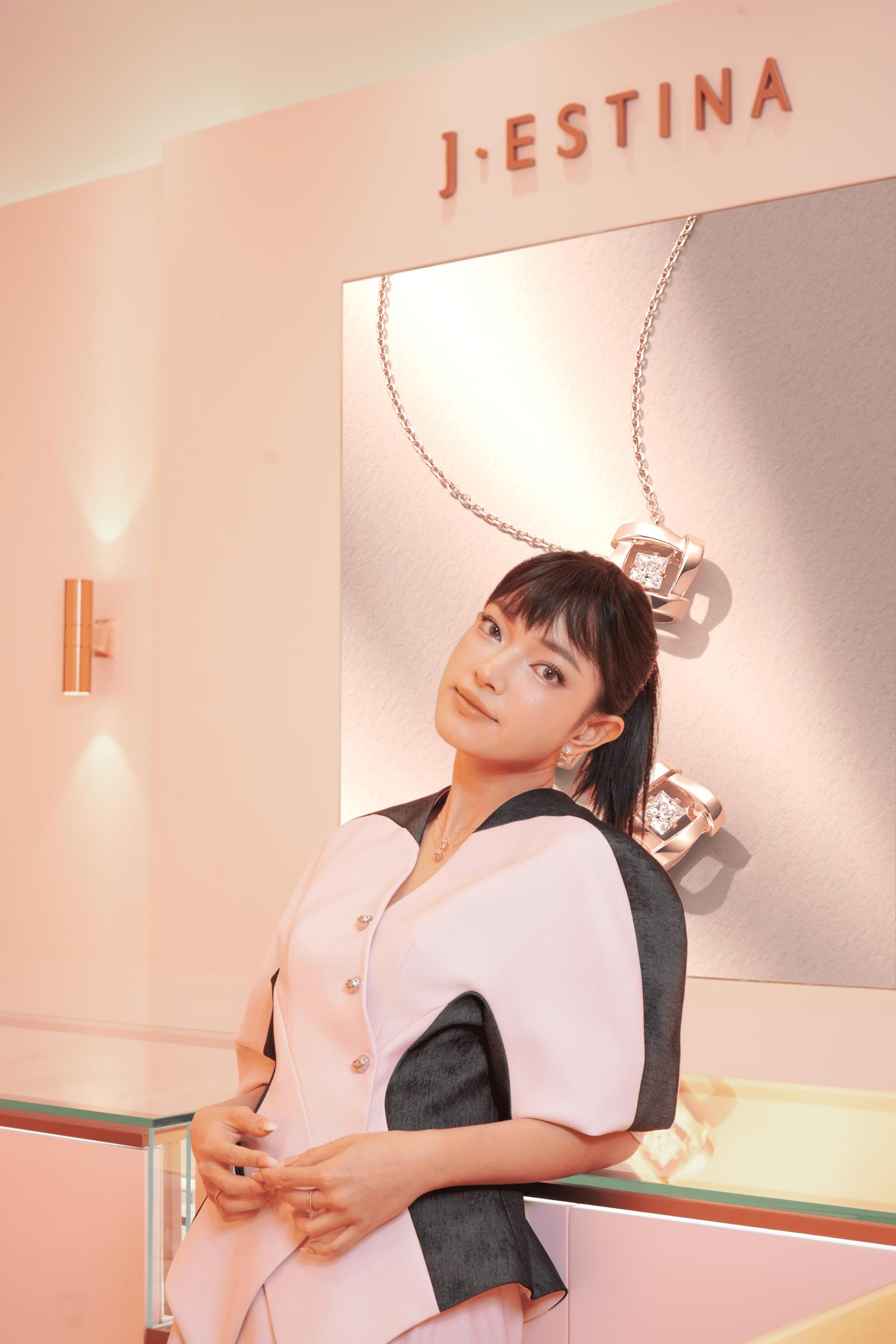 Châu Bùi chính thức trở thành nàng thơ của J.ESTINA trong màn khai trương cửa hàng đầu tiên tại Hà Nội- Ảnh 4.