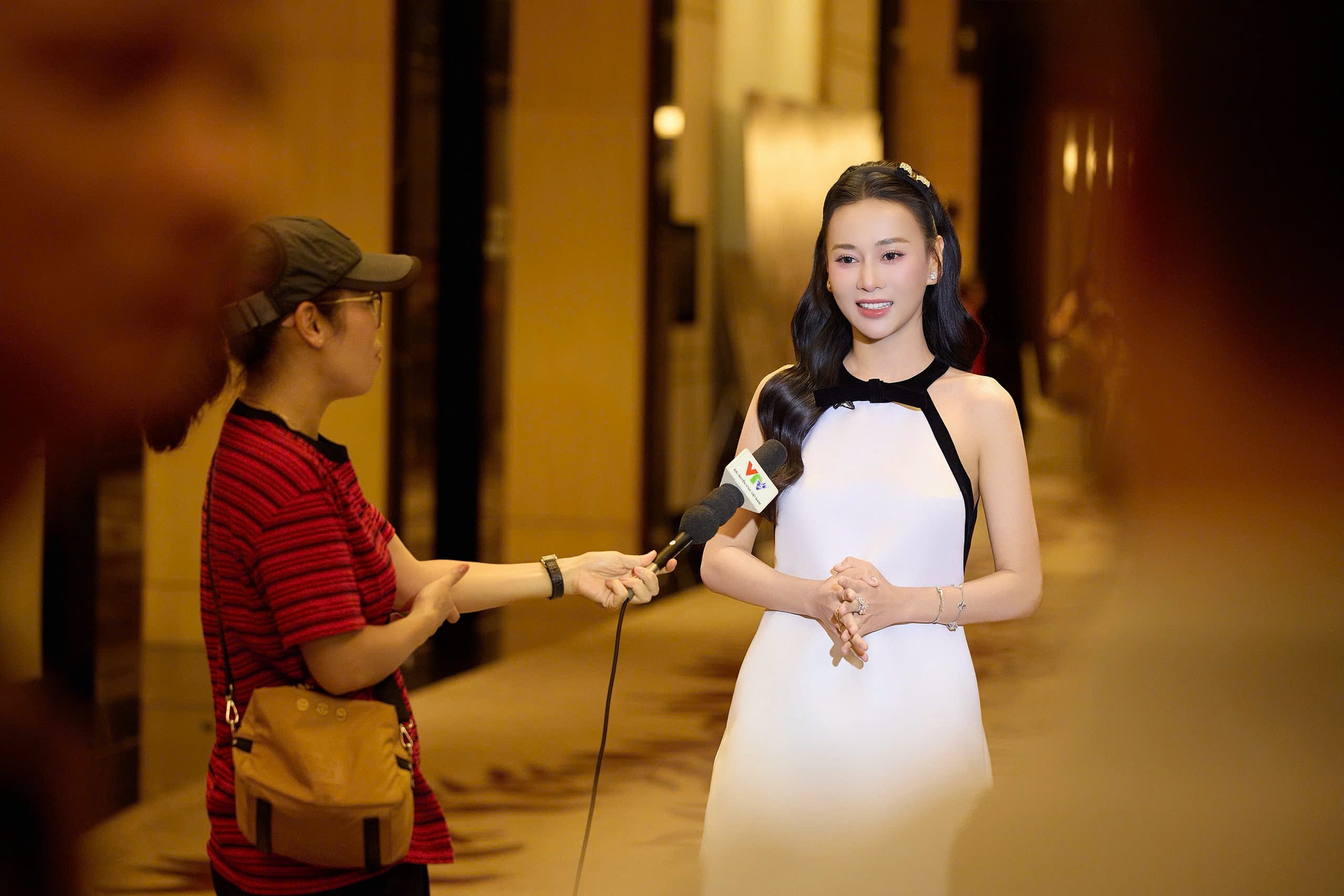 Phương Oanh công khai bóc mẽ Shark Bình: Ngoài miệng xúi vợ hôn bạn diễn nhưng thực tế thì…- Ảnh 4.