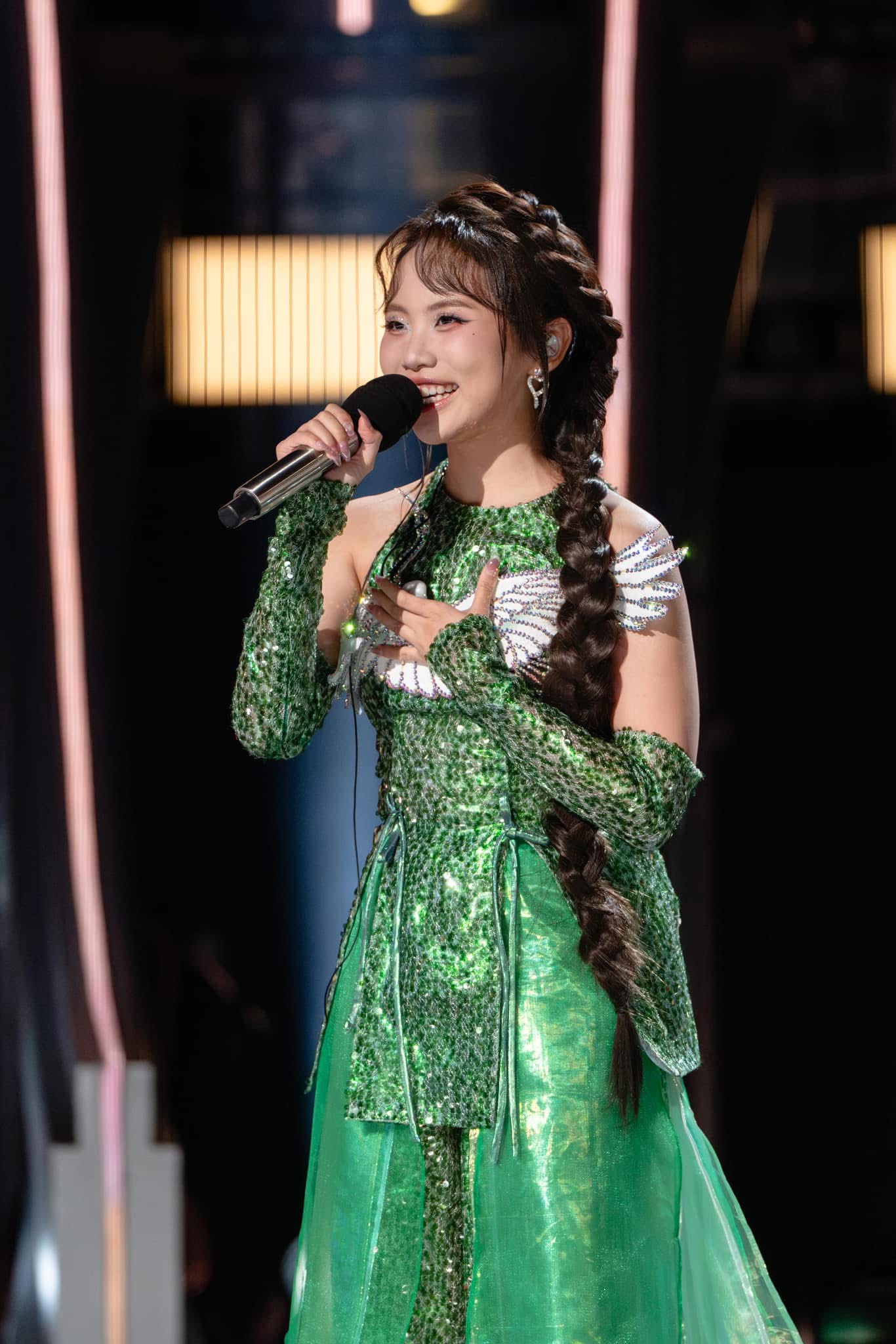 2 Em Xinh thi gameshow Trung Quốc: Người tỏa sáng lấn lướt sao Hoa ngữ, người mờ nhạt ra về sớm- Ảnh 2.