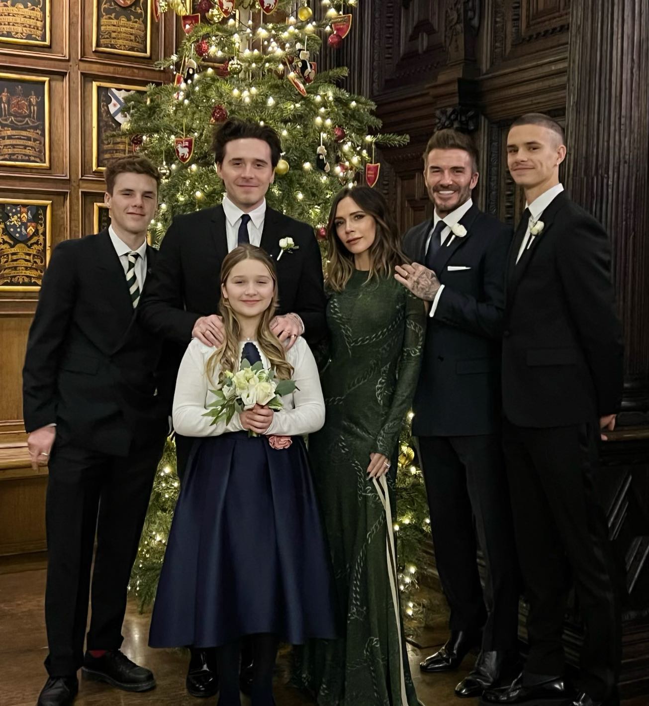 David Beckham - Victoria kỉ niệm 26 năm ngày cưới: Gia đình đẹp như tranh, nay rạn nứt khó cứu vì con cả bất hiếu- Ảnh 24.