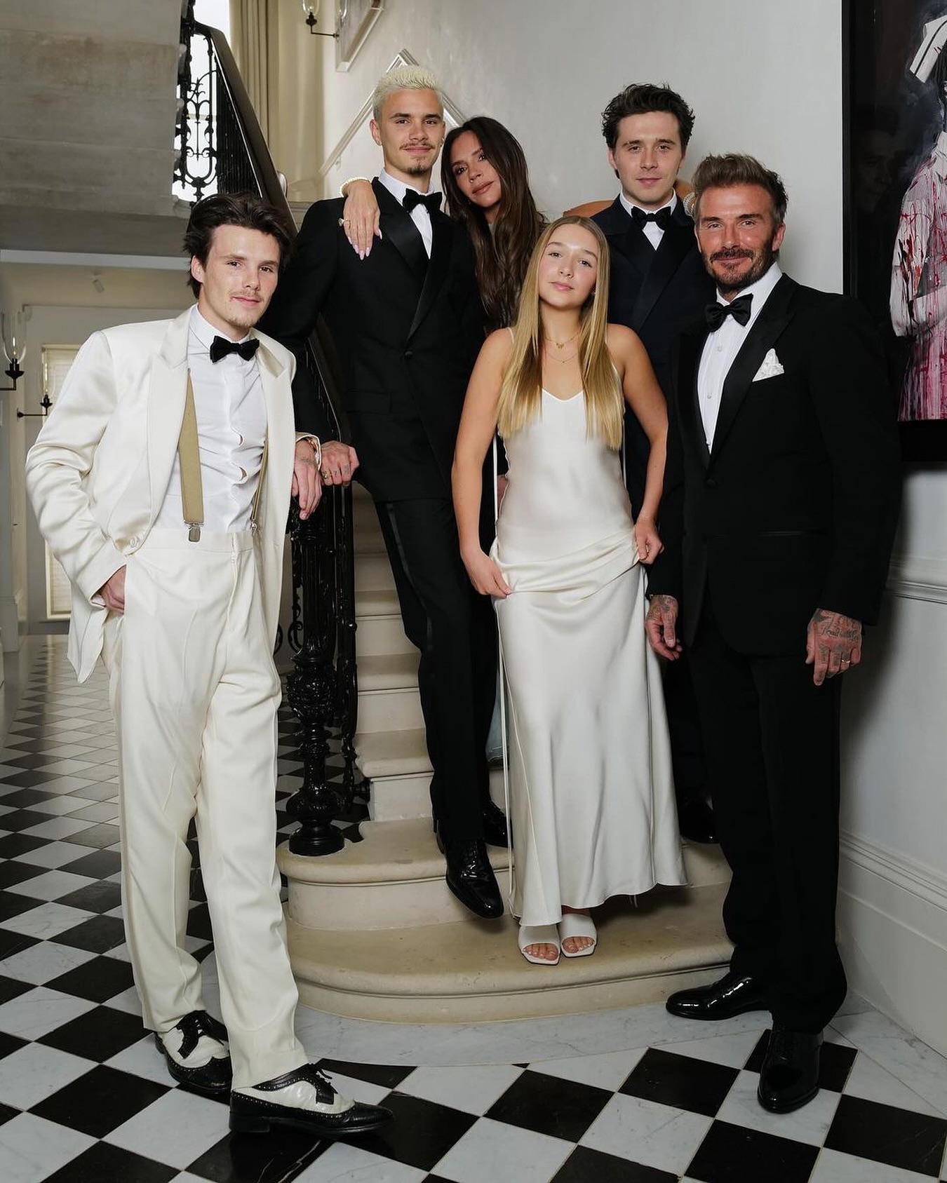 David Beckham - Victoria kỉ niệm 26 năm ngày cưới: Gia đình đẹp như tranh, nay rạn nứt khó cứu vì con cả bất hiếu- Ảnh 28.