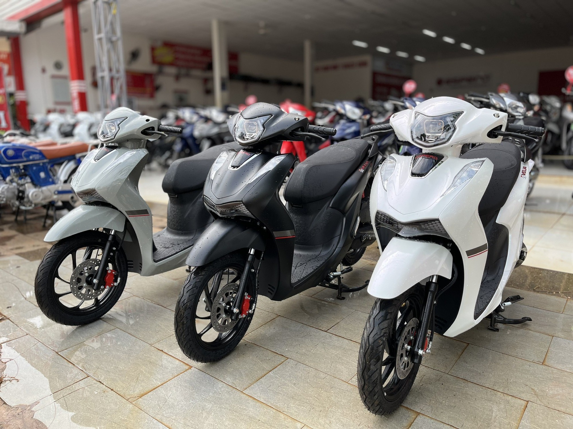 Xe ga 'Made in Vietnam' vừa về đại lý đã giảm sâu: Thấp nhất 22,5 triệu đồng, tiết kiệm xăng ấn tượng 1,8L/100km- Ảnh 1. Xe ga