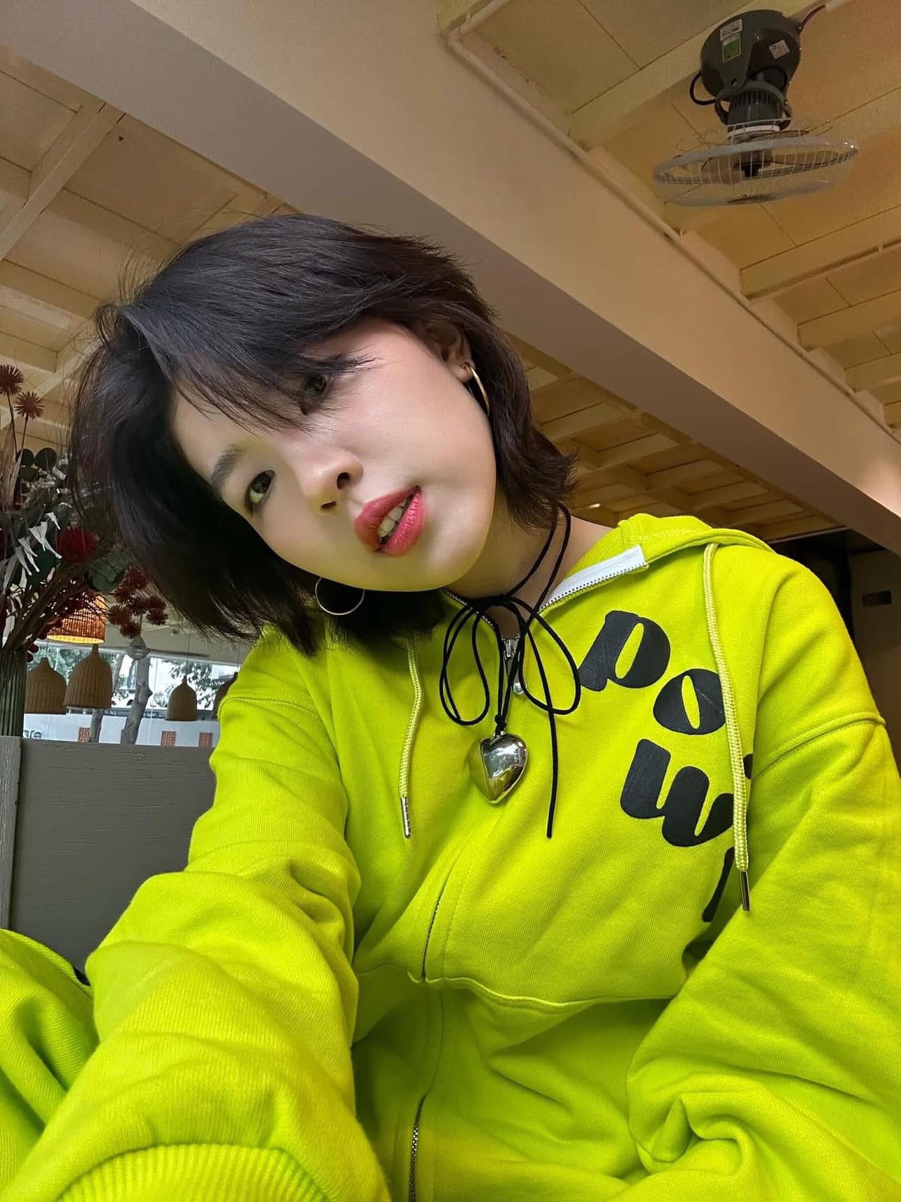 Em Xinh xinh như Suzy bị khui ảnh quá khứ, visual lạ cỡ này bảo sao không bị nói Em Xinh xinh như Suzy bị khui ảnh quá khứ, visual lạ cỡ này bảo sao không bị nói