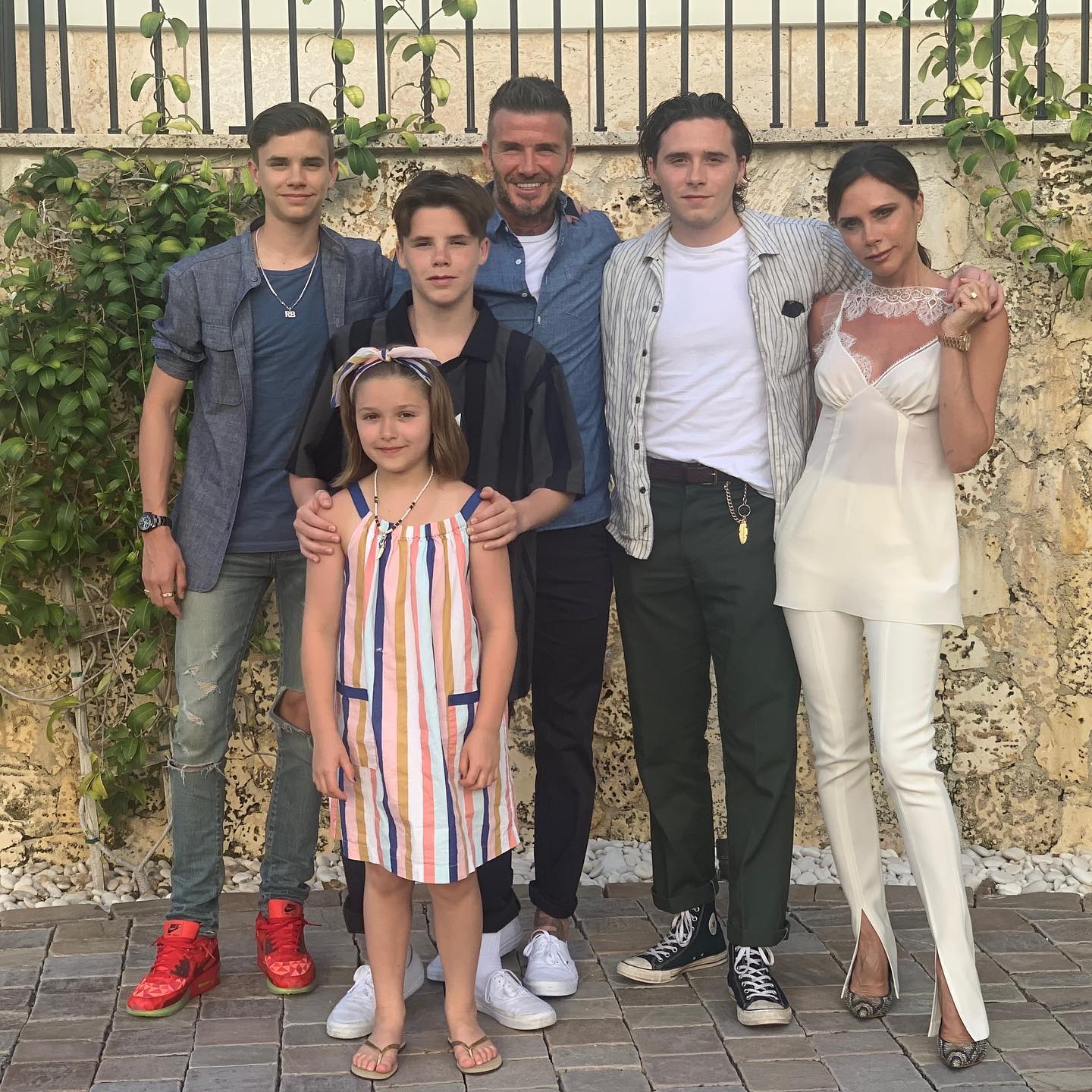 David Beckham - Victoria kỉ niệm 26 năm ngày cưới: Gia đình đẹp như tranh, nay rạn nứt khó cứu vì con cả bất hiếu- Ảnh 22.