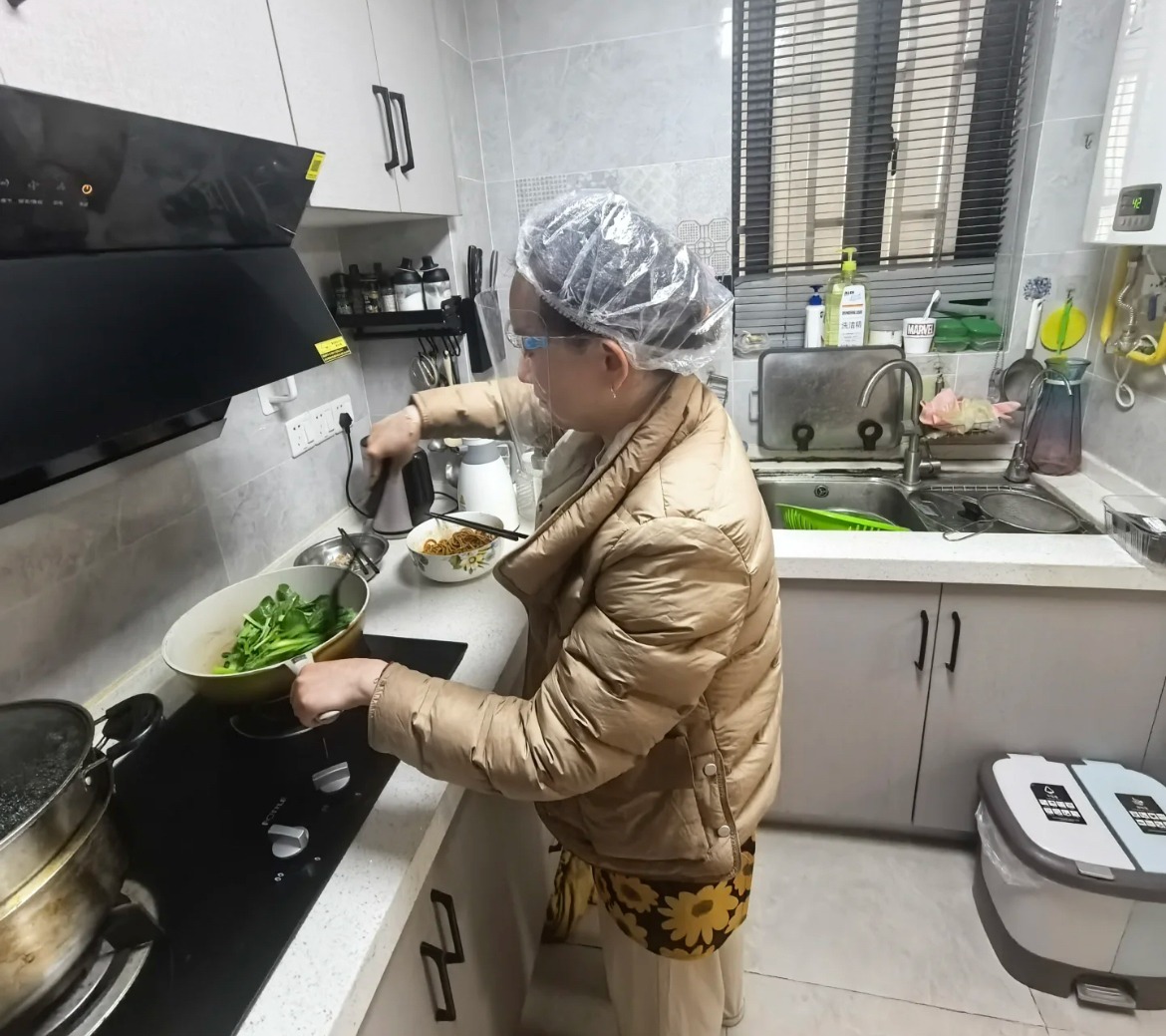 Hàng triệu người dùng màng bọc thực phẩm mà không biết 11 