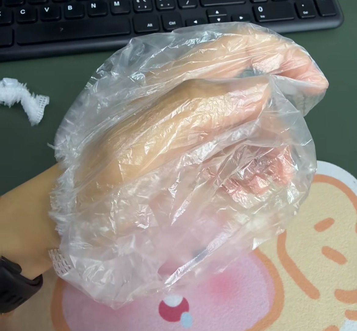 Hàng triệu người dùng màng bọc thực phẩm mà không biết 11 