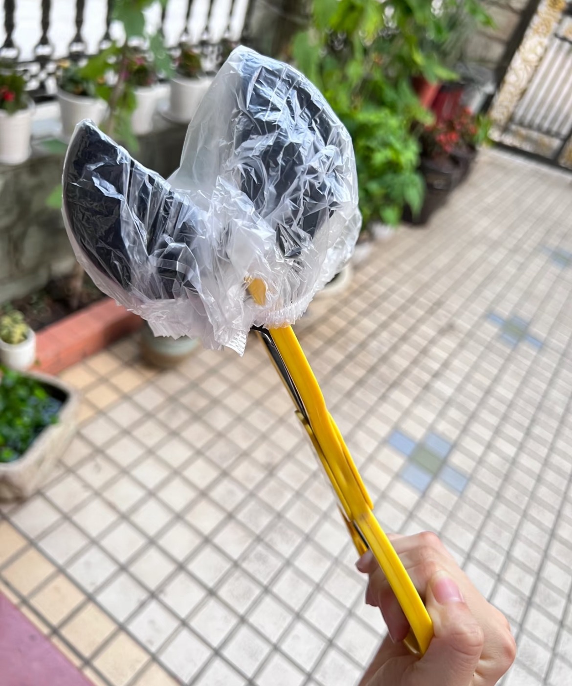 Hàng triệu người dùng màng bọc thực phẩm mà không biết 11 