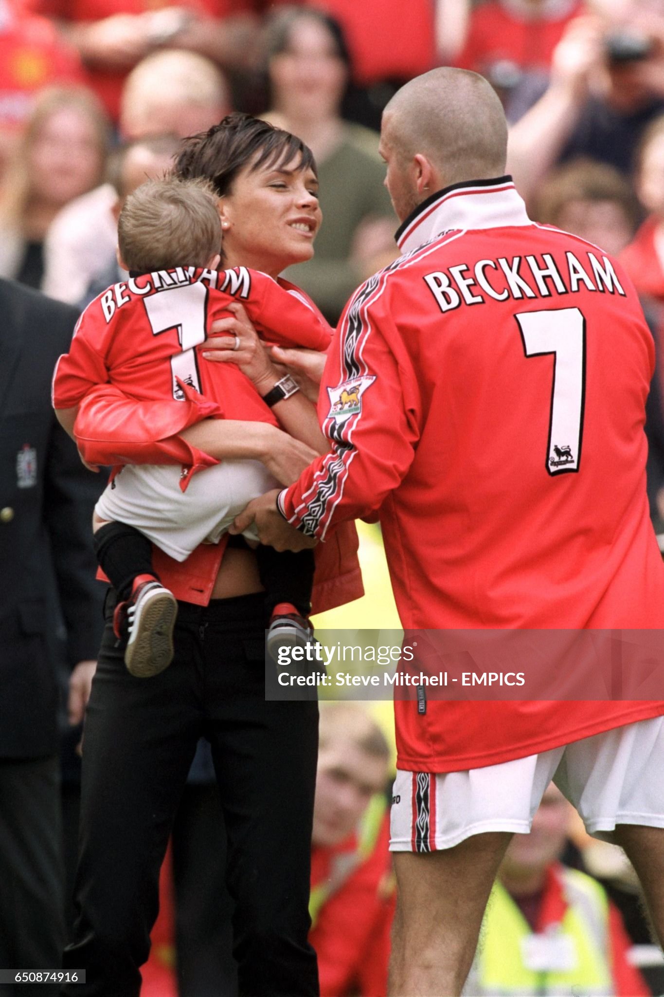 David Beckham - Victoria kỉ niệm 26 năm ngày cưới: Gia đình đẹp như tranh, nay rạn nứt khó cứu vì con cả bất hiếu- Ảnh 2.