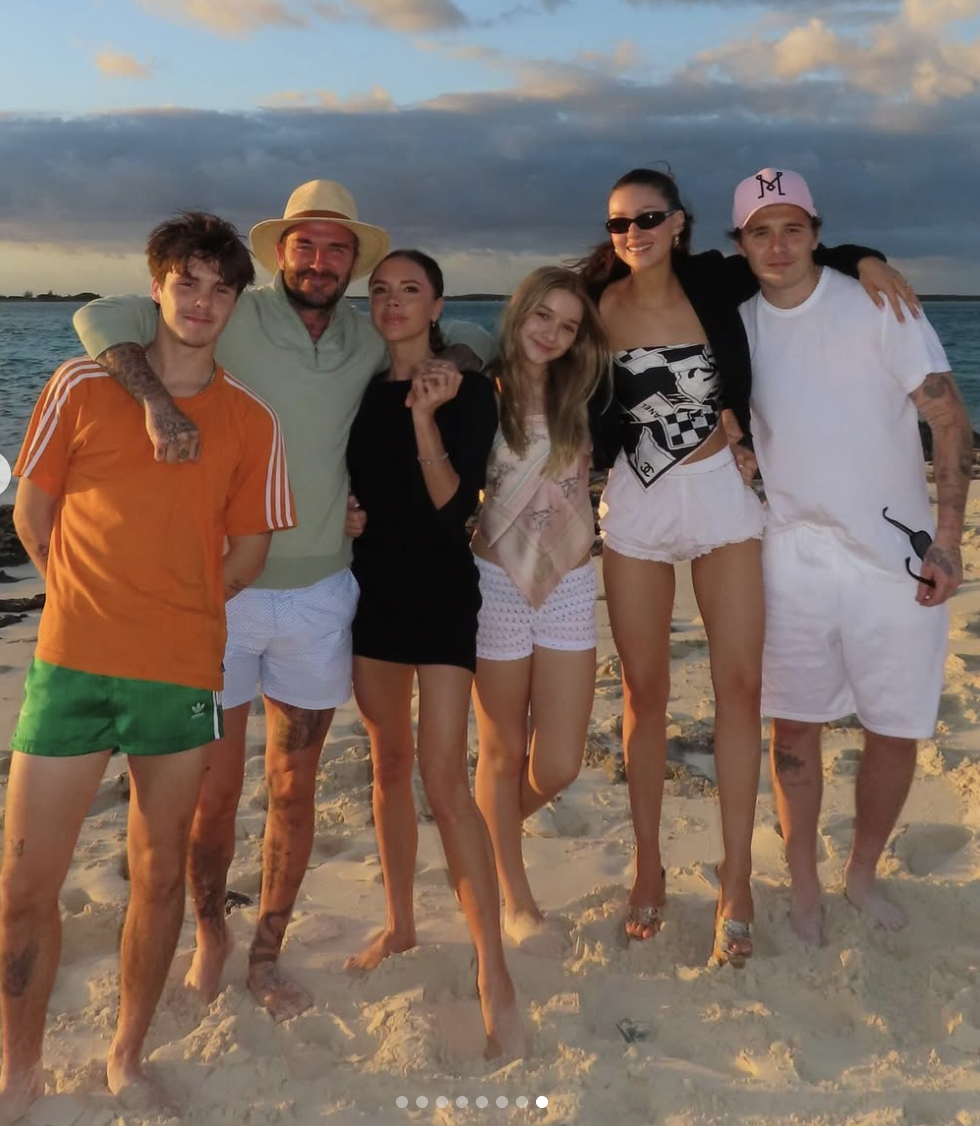 David Beckham - Victoria kỉ niệm 26 năm ngày cưới: Gia đình đẹp như tranh, nay rạn nứt khó cứu vì con cả bất hiếu- Ảnh 27.