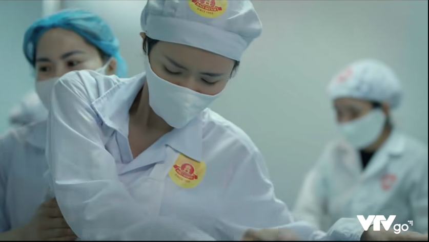 Hạt sạn ngớ ngẩn ở phim Việt giờ vàng, ai học ngành Y thấy sẽ “tự ái” vô cùng- Ảnh 2.