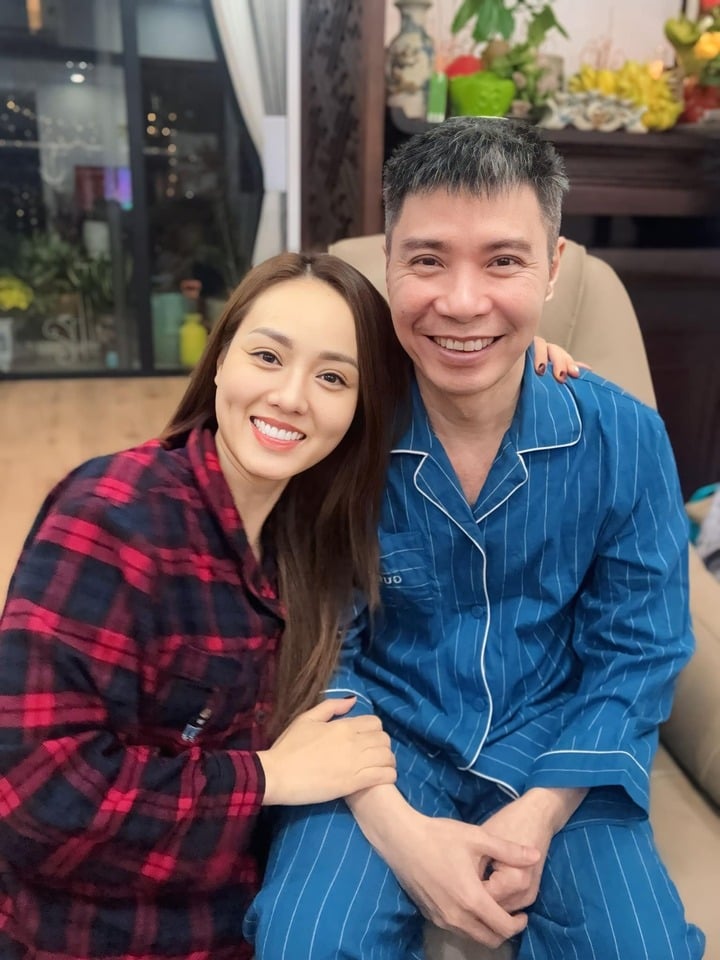 Phản ứng của NSND Công Lý khi bà xã bị đồn "từng có một đời chồng"- Ảnh 2.