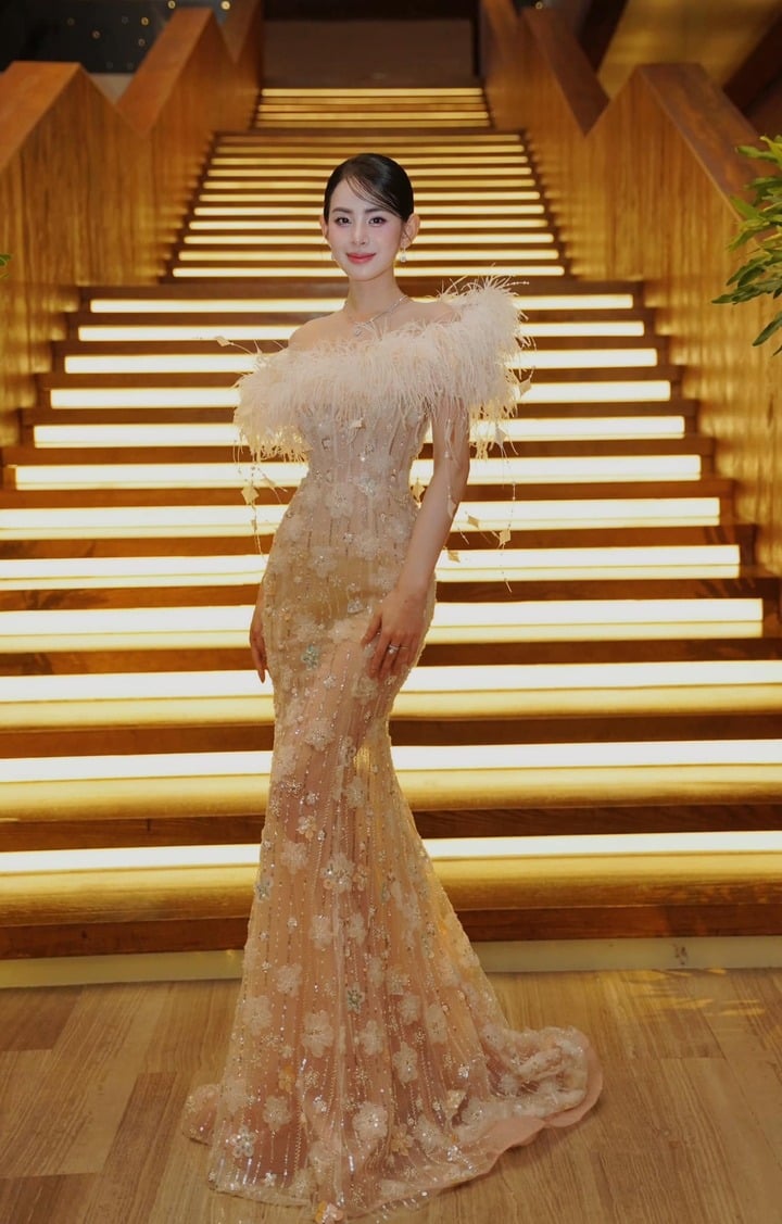 Nhan sắc của "Kim Tae Hee Việt Nam" vừa trở thành nàng dâu hào môn- Ảnh 6.