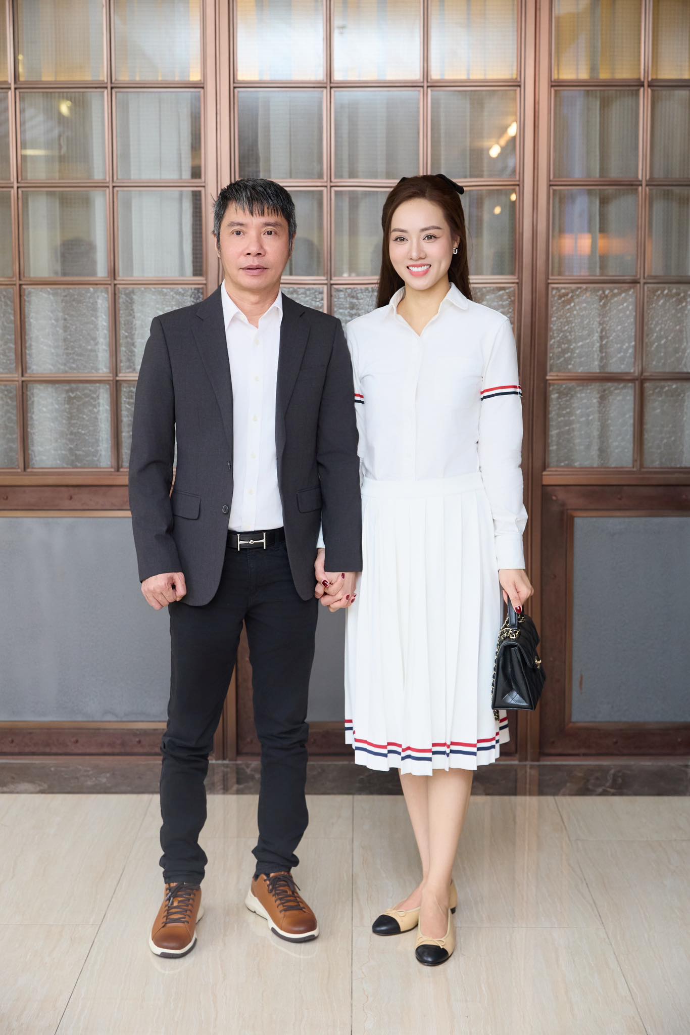 Vợ NSND Công Lý lên tiếng về thông tin "có một đời chồng rồi mới đi cưới Công Lý"- Ảnh 1.