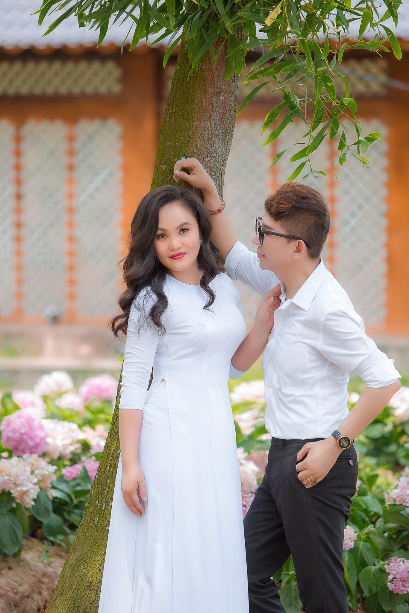 Hôn nhân 27 năm của nam nghệ sĩ đình đám và hoa khôi Hải Phòng: Yêu say đắm bất chấp tin đồn giới tính- Ảnh 2.