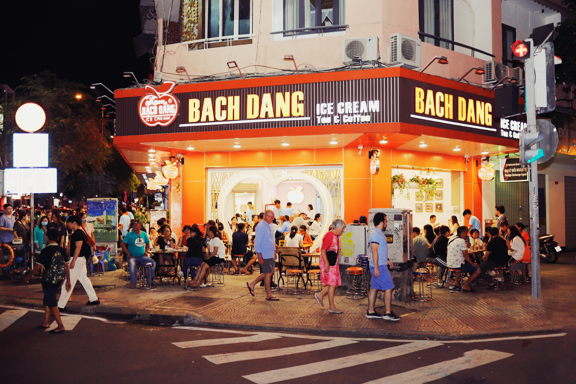 Phường Sài Gòn: Có 2 hàng phở nấu suốt 1 thập kỷ, quán hủ tiếu “người yêu cũ” khiến sao Việt ghé đến hoài- Ảnh 9.