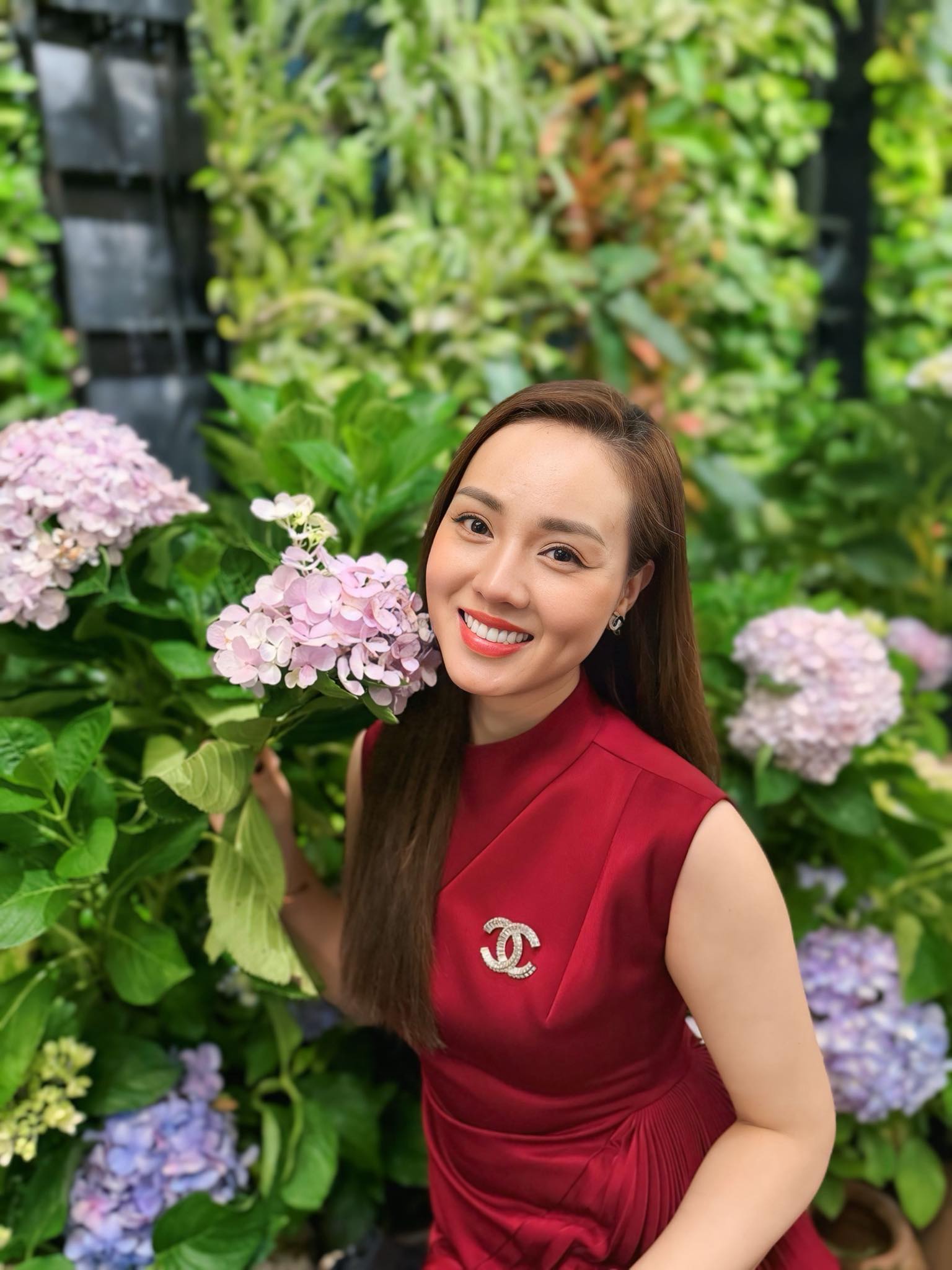Vợ NSND Công Lý lên tiếng về thông tin "có một đời chồng rồi mới đi cưới Công Lý"- Ảnh 2.
