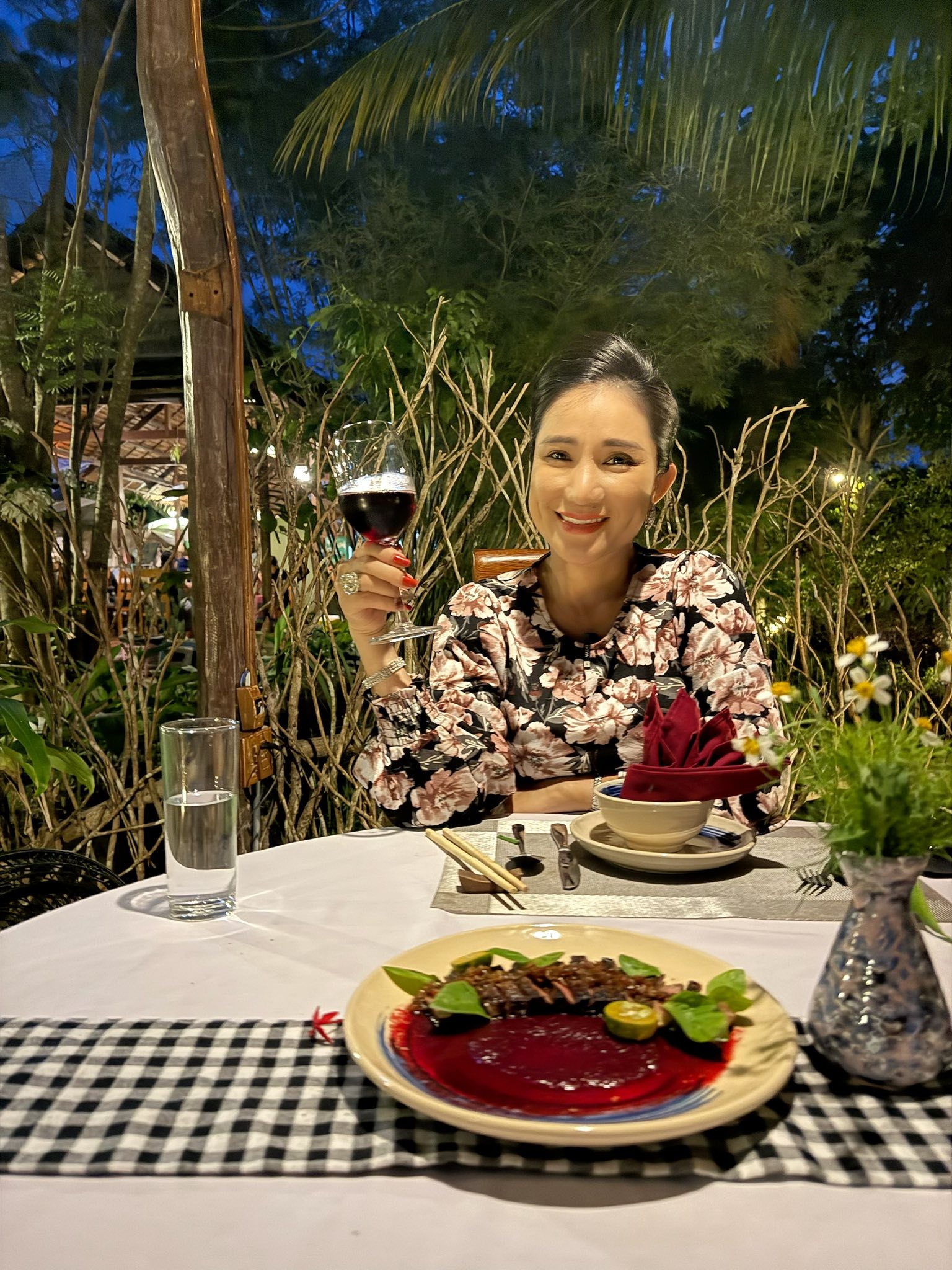 NSƯT chuyển sang ở nhà mặt tiền tại đường 8, TP.HCM, mở quán cà phê tại nhà riêng để bù lỗ- Ảnh 5.