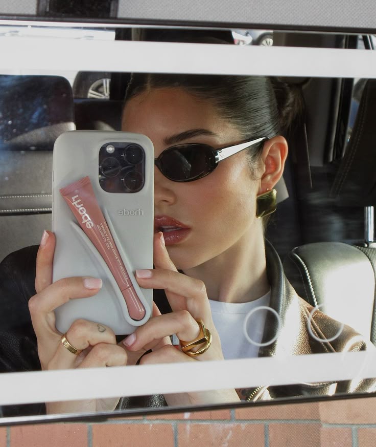 Sản phẩm mới của Hailey Bieber gây tranh cãi- Ảnh 6.